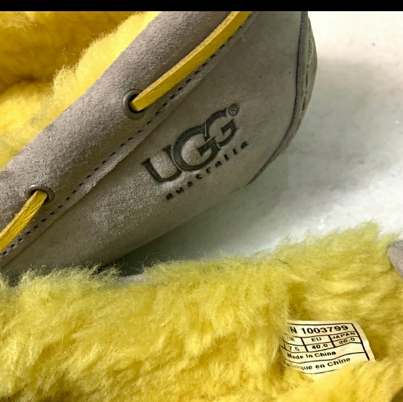 Uggs - Picture 3 of 5
